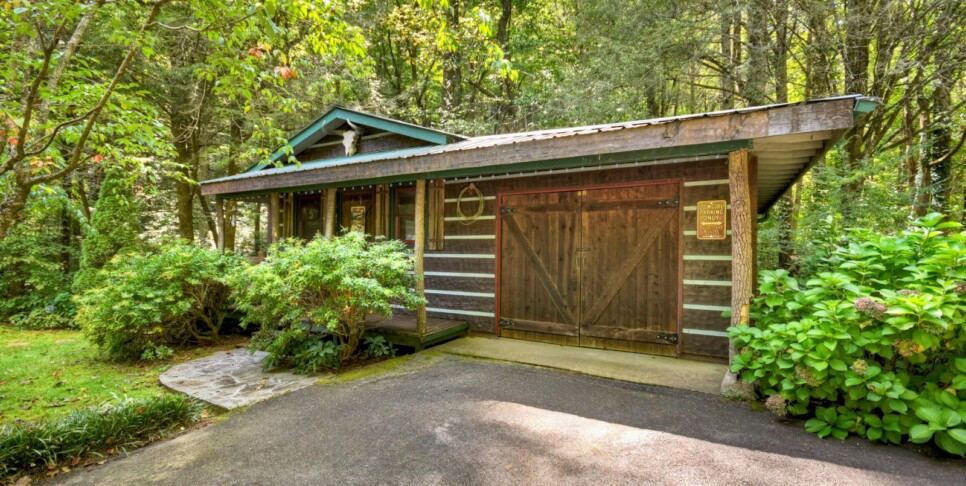 blue-ridge-cabin-rentals-cowboy-cabin-exterior