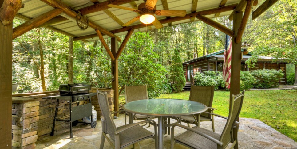 blue-ridge-cabin-rentals-cowboy-cabin-exterior