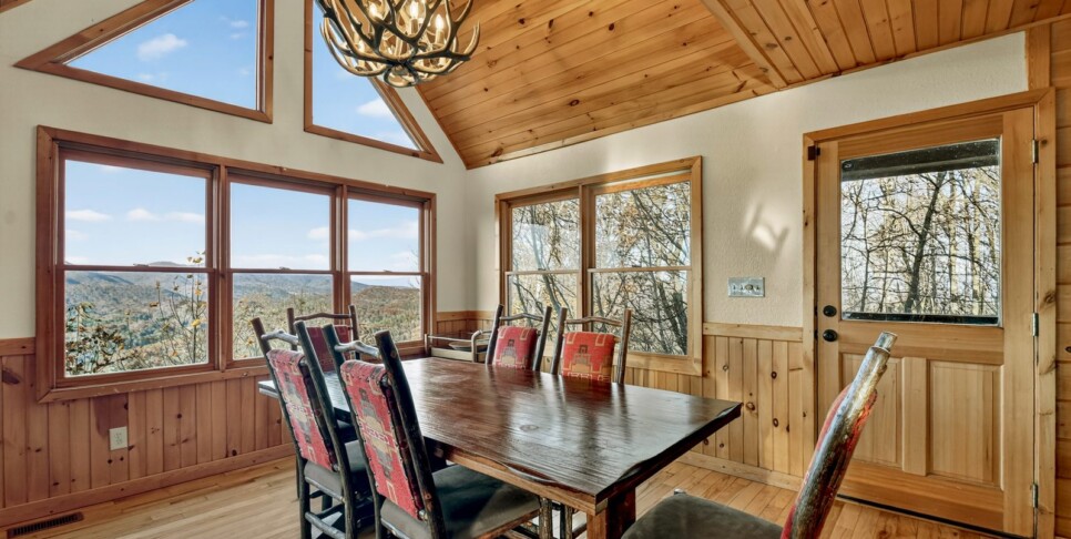blue ridge amazing mountain view living room
