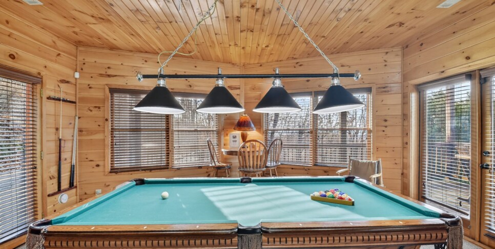 blue ridge amazing mountain view rec room