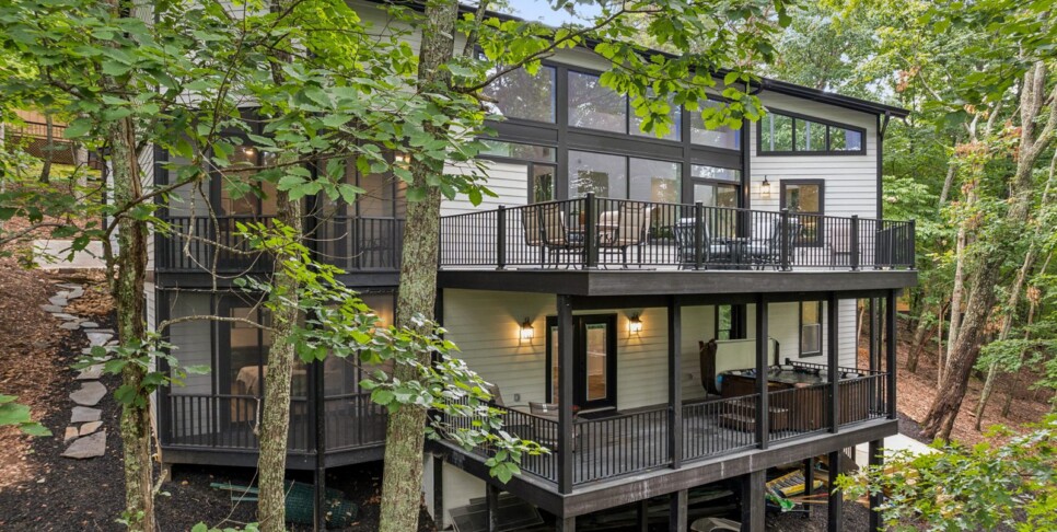 Bent Tree Luxe Bear Lodge Exterior