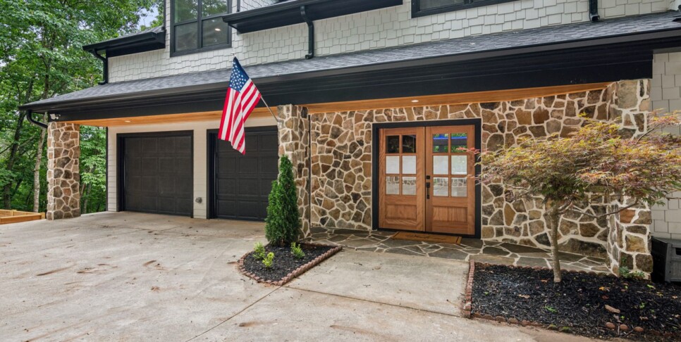 Bent Tree Luxury Bear Lodge Exterior