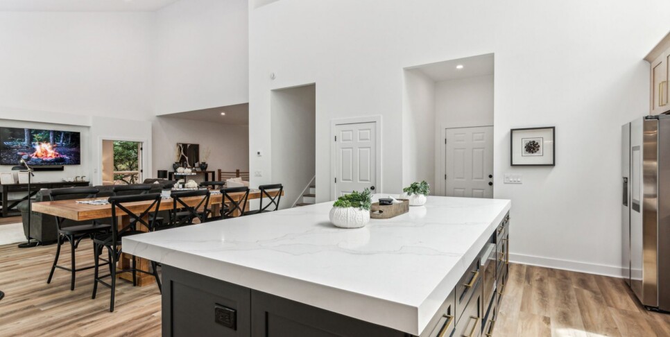 Bent Tree Luxury Bear Lodge Kitchen