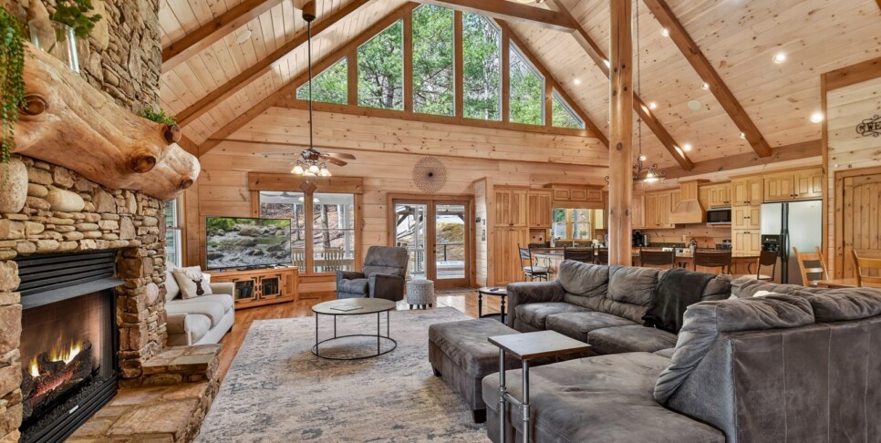 blue ridge kick aska lodge living room