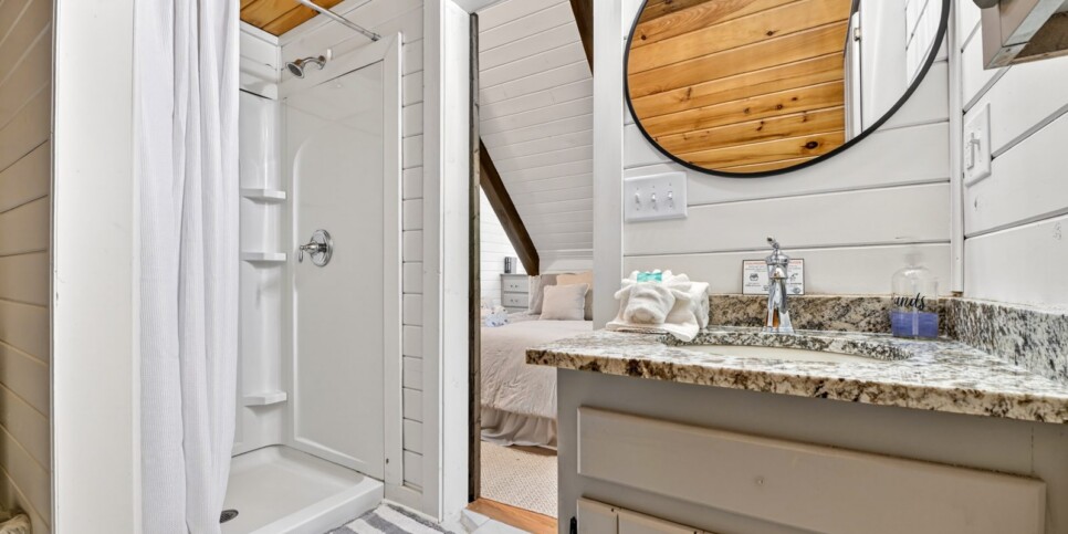 blue ridge laurel ridge retreat bathroom