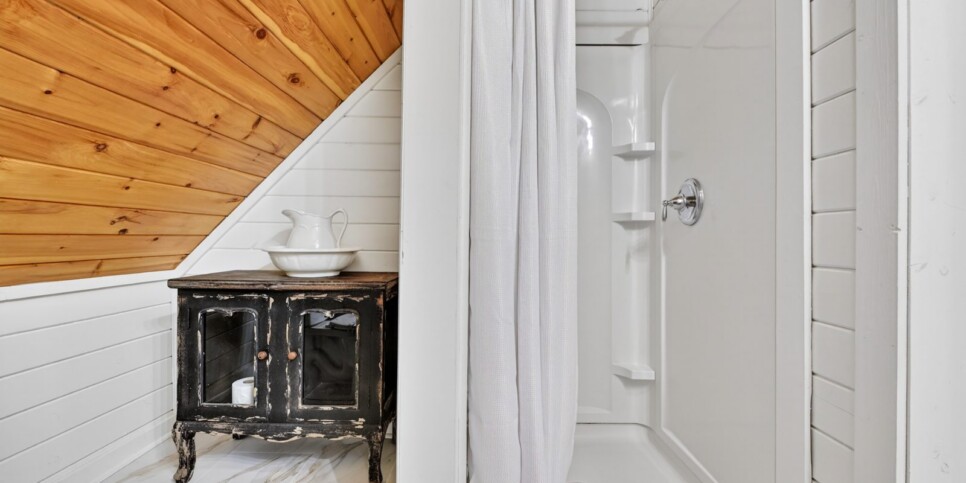 blue ridge laurel ridge retreat bathroom