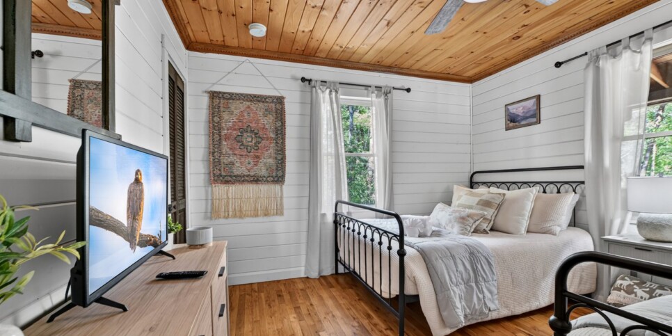 blue ridge laurel ridge retreat bedroom