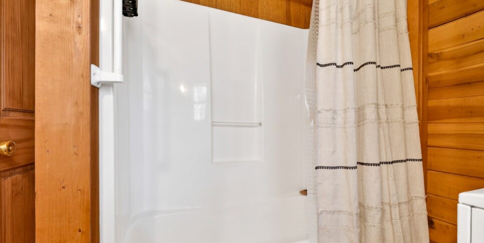 blue ridge serenity woods bathroom