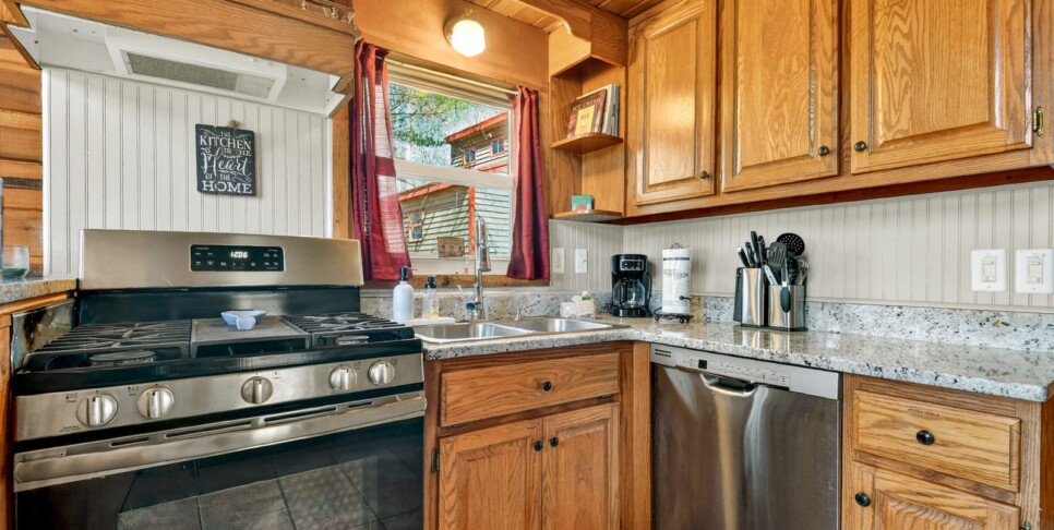 blue ridge serenity woods kitchen
