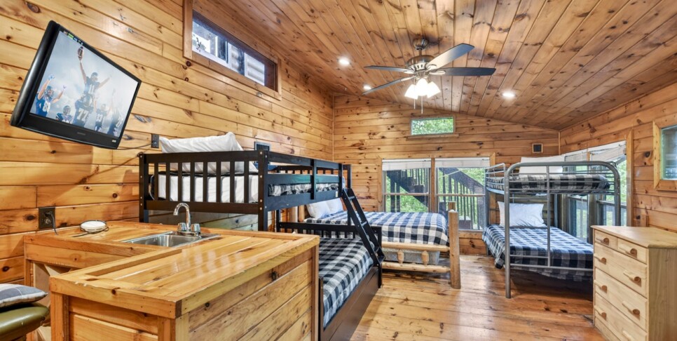 blue ridge wolfpack lodge bedroom