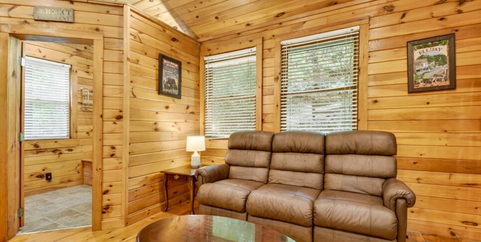 blue ridge wolfpack lodge bedroom