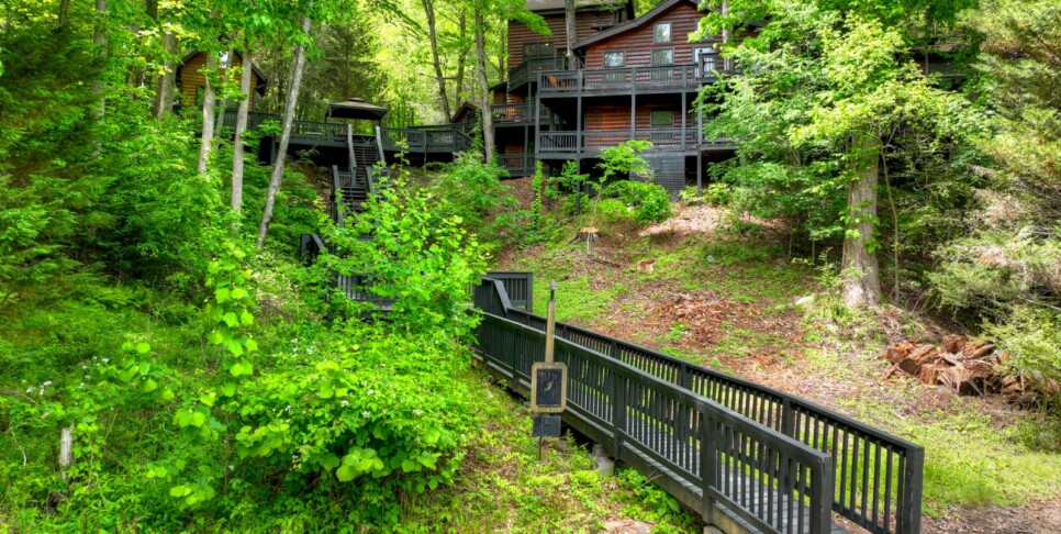 default blue ridge wolfpack lodge exterior