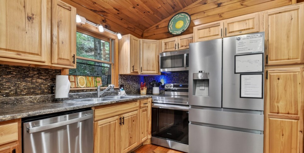 blue ridge wolfpack lodge kitchen