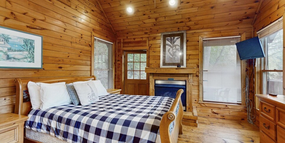 Blue Ridge - Wolfpack Lodge - Temp Photos