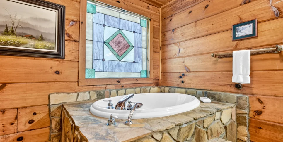 Blue Ridge Chestnut Bearcation Bathroom