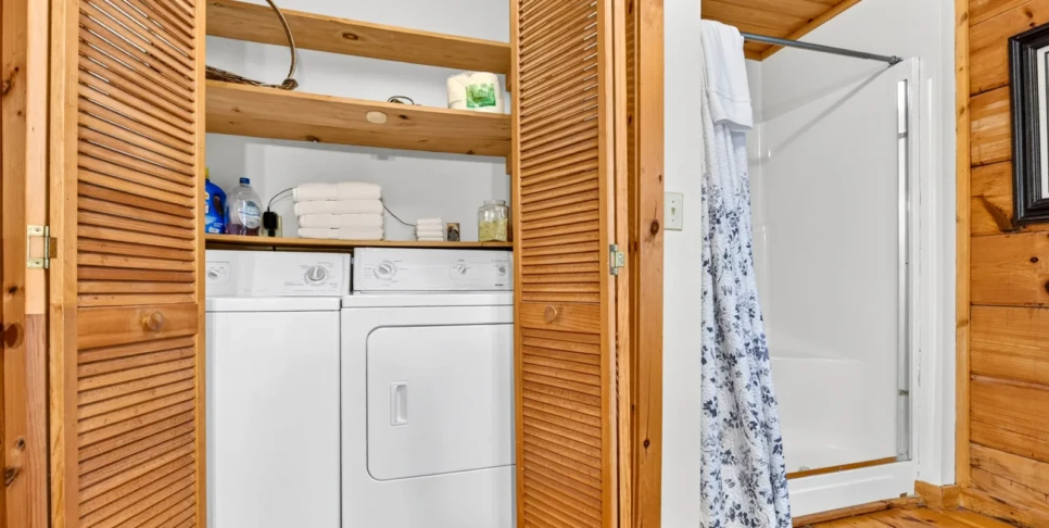 Blue Ridge Chestnut Bearcation Bathroom