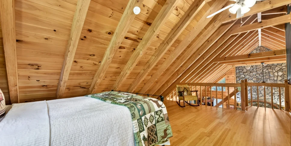 Blue Ridge Chestnut Bearcation Bedroom