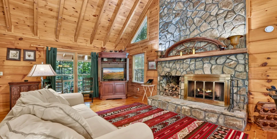 Blue Ridge Chestnut Bearcation Living Room