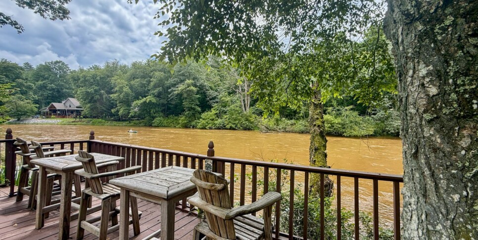Blue Ridge Riverfront Dreams Exterior