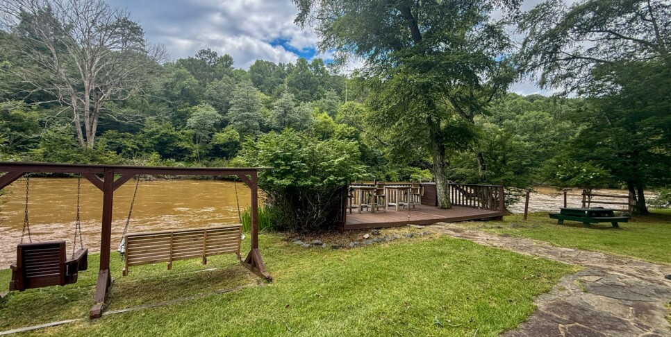 Blue Ridge Riverfront Dreams Exterior