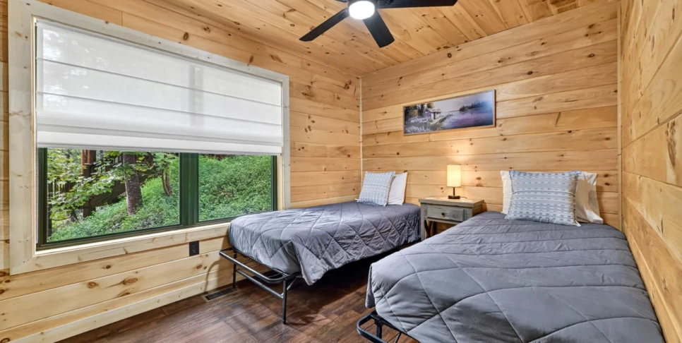Ellijay The Goathouse Bedroom