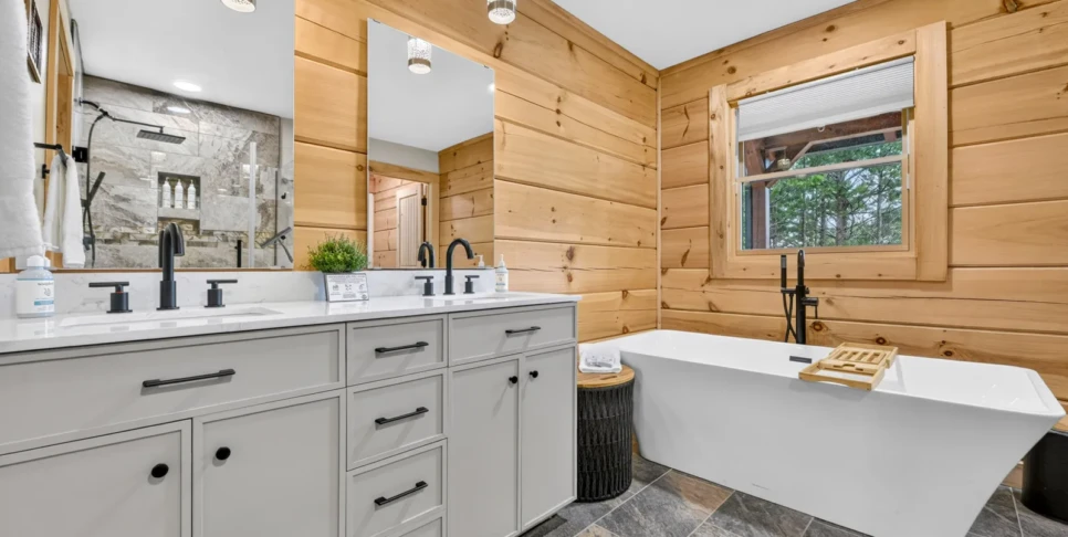 Blue Ridge Retreat On Wolf Creek Bathroom