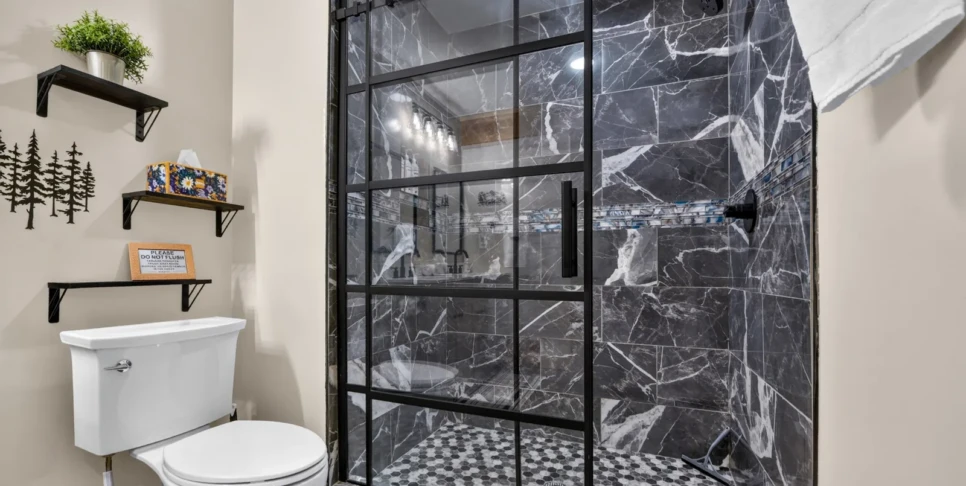 Blue Ridge Retreat On Wolf Creek Bathroom