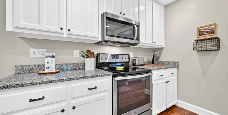 Blue Ridge Davis Hideaway Kitchen