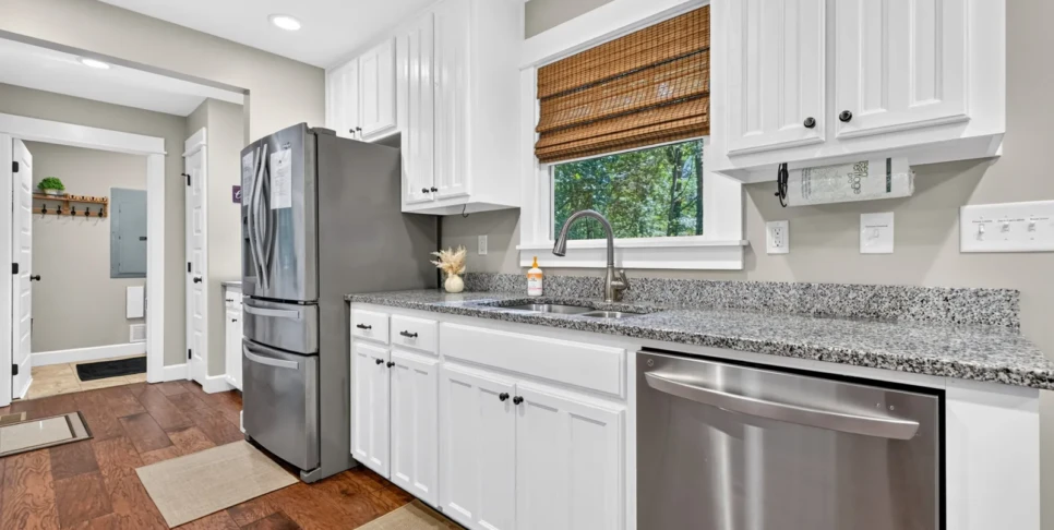 Blue Ridge Davis Hideaway Kitchen