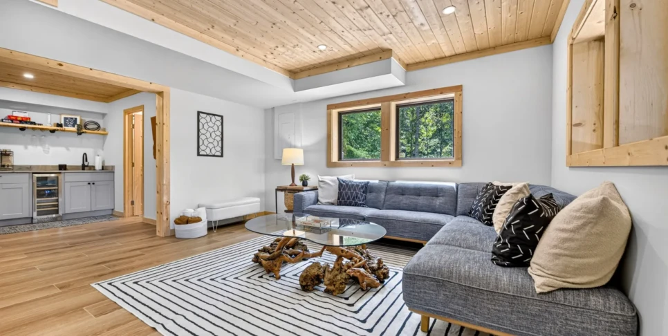 Blue Ridge Hothouse Creek Retreat Living Room