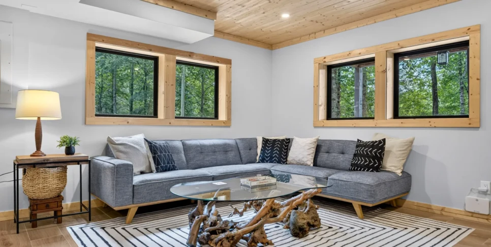 Blue Ridge Hothouse Creek Retreat Living Room