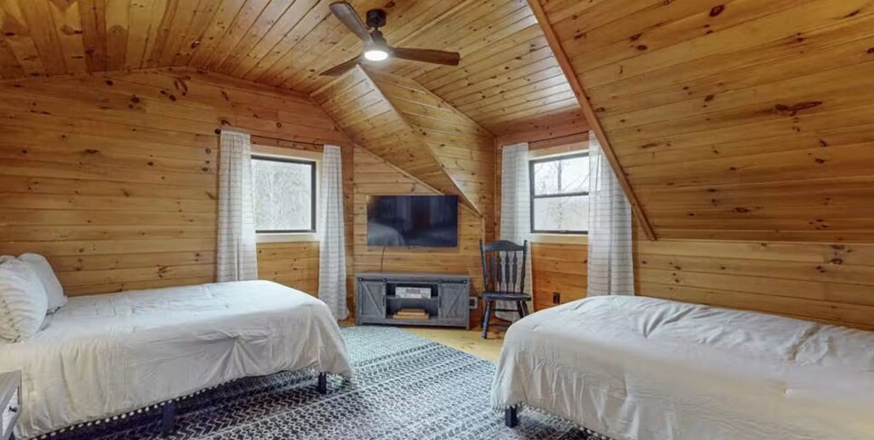 Blue Ridge - Hothouse Creek Retreat - Temp Photos